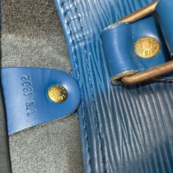 Pre owned LV blue leather 35 speedy in great use condition. - Picture 7 of 10